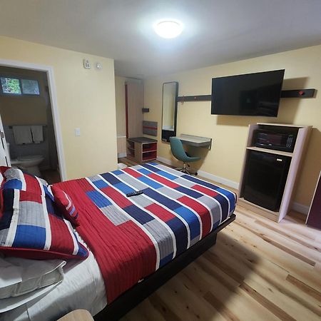 Americas Best Value Inn Providence-North Scituate Екстериор снимка