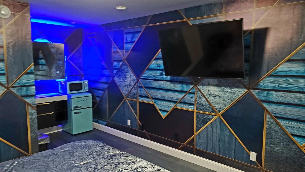 Americas Best Value Inn Providence-North Scituate Екстериор снимка