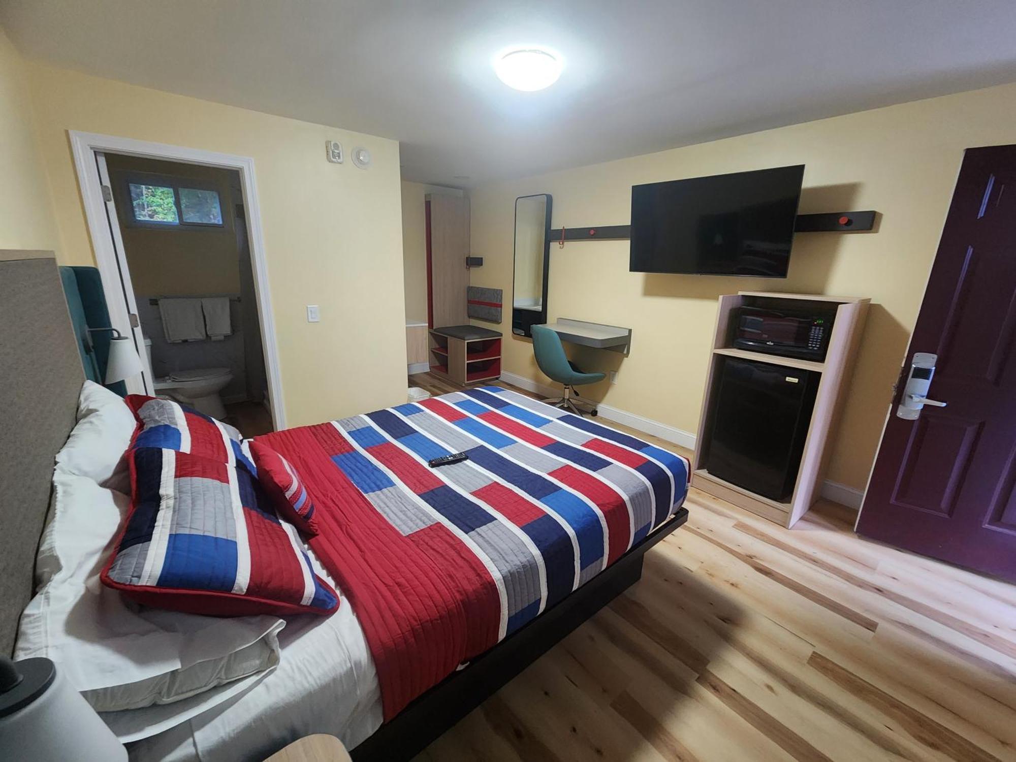 Americas Best Value Inn Providence-North Scituate Екстериор снимка