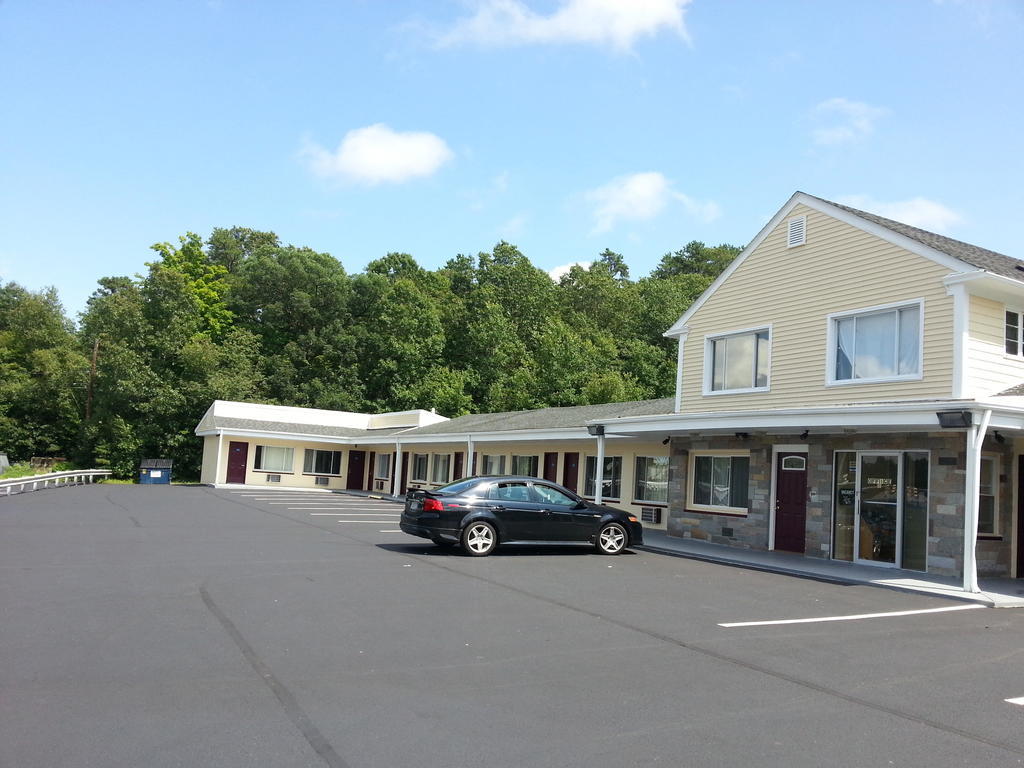 Americas Best Value Inn Providence-North Scituate Екстериор снимка